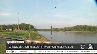 Crews search Missouri River for missing boy