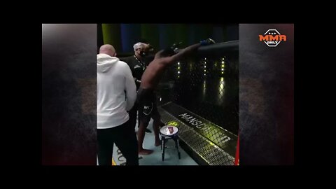 Kevin Holland asks Khabib for wrestling advice in between rounds