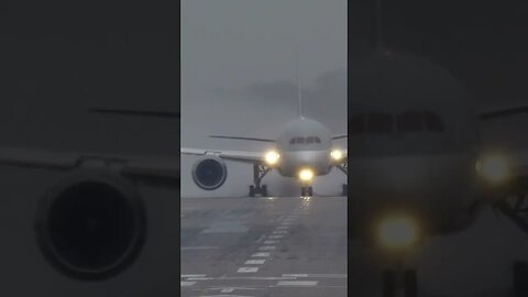 Boeing 787 takeoff during storm🌀 #aviation #pilot #boeing