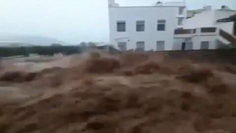 ACABA DE SUCEDER EN ESPAÑA: Inundaciones espantosas ¡las calles parecían "Ríos"!