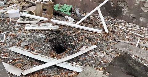 Miracle in Donetsk - a rocket hits a few meters from a busy market