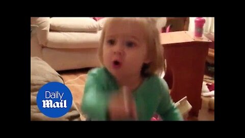 Jealous kid demands parents stop kissing - Daily Mail