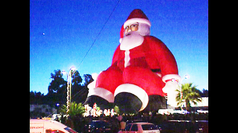World's Biggest Inflatable Santa