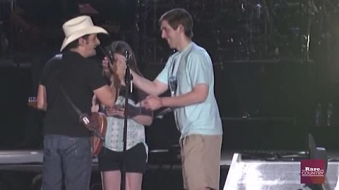 Brad Paisley assists in wedding proposal | Rare Country