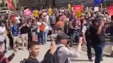 UK Police March Leftist Agitators Down To A Peaceful Anti-Migrant Protest To Start Trouble