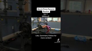 Bench press pyramid routine/ 300lbs / bw 146lbs