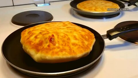 HOT HACHAPURI IN A PAN, YOU CAN'T TASTE IT, TASTY CALCIUM RICH HACHAPURI