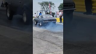 Mean Camaro does a burnout