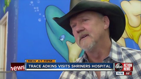 Trace Adkins visits Shriners Hospital for Children
