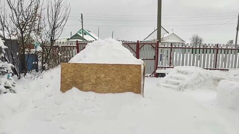 DIY Snow House. House in snow. Snow house for children