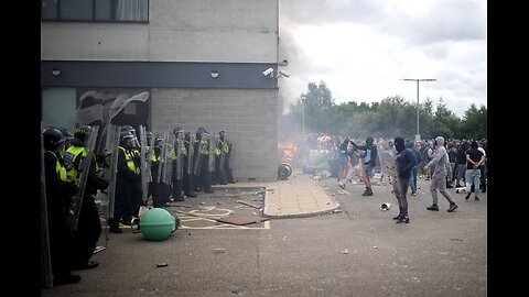 *UK RIOTS* Spread across the UK as anti-immigrant protest