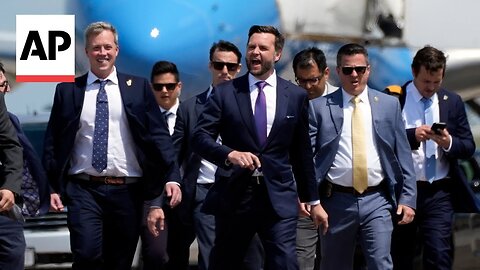 Vance tries to catch up with Harris as they land in same Wisconsin airport