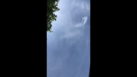 Plane, sky , clouds 11/05/2024