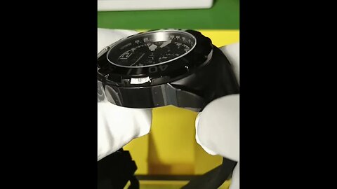 black quartz watch with silicone strap