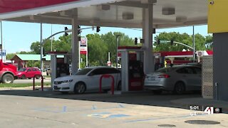 Kansas City-area gas stations busy as demand for gas increases