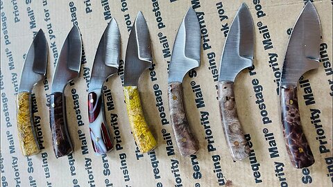 7 little knives ready for pants