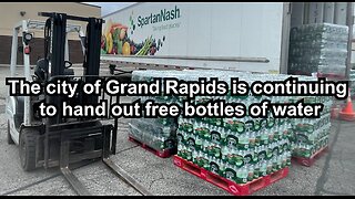 he city of Grand Rapids is continuing to hand out free bottles of water