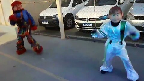 DANÇARINOS SUPER NINJAS, DANÇANDO FOFÃO, BEN10 E HOMEM-ARANHA NA CARRETA DA ALEGRIA TREM BALADA 11