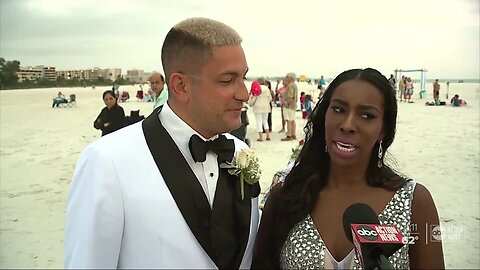 Hundreds renew their vows on Siesta Key on Valentine's Day