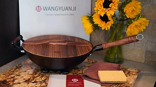 WANGYUANJI Cast Iron Wok Pan with Wood Lid and Handle