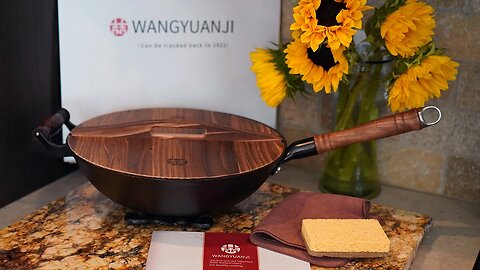 WANGYUANJI Cast Iron Wok Pan with Wood Lid and Handle