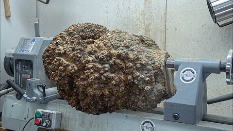 Almost broke the lathe by turning this MASSIVE burl to vase