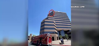 Window washer stuck on top of 10-story US Bank