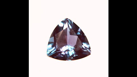 Lab Created Alexandrite – Chrysoberyl Trillion