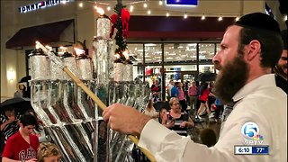 Fifth annual Hanukkah celebration held at Palm Beach Outlets