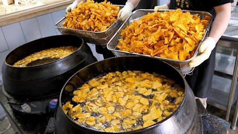 Real crispy fried sweet potato chips / korean street food