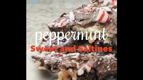 Peppermint sweet & saltines Christmas crackers
