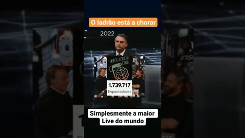 O l4drão chora em posição fetal.