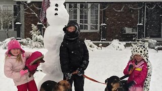 City of Avon Lake holding snowman building contest