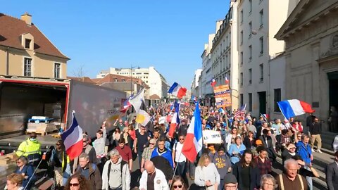 Manifestation contre le pass Vaccinal place du Place du Palais Royal à Paris le 26/03/2022 - Vidéo 9