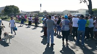 SOUTH AFRICA - Cape Town - Pinedene Primary School protest (Video) (6hg)