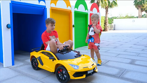 Car Garage Adventure with Roma and Oliver