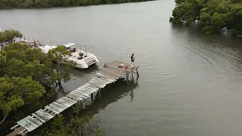 gloomy day on the bay