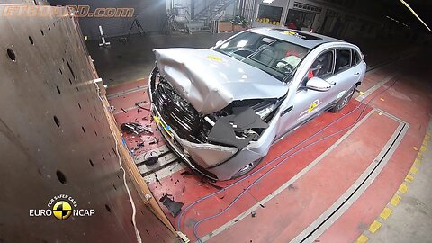 Mercedes EQC crash test EURO NCAP and BMW Z4