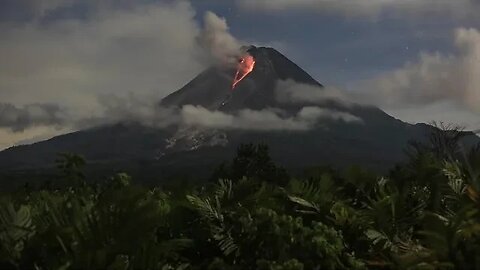 LIVE CCTV: Kondisi Terkini Gunung Merapi, Lava Pijar Terlihat Memerah Di Puncak