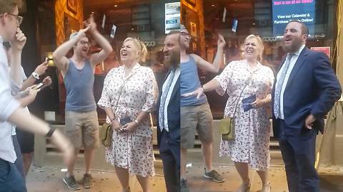 Roseanne Belts Out ‘Hava Nagila’ With Jewish A Cappella Group in NYC!