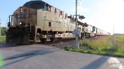 CSX Q370 Manifest Mixed Freight Train from Bascom, Ohio June 13, 2021