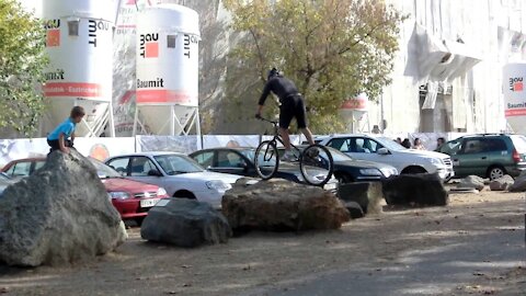 You won't believe what this extreme sports athlete can do in the street