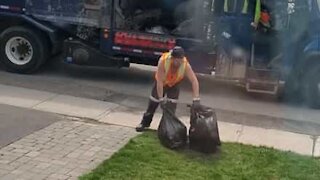 Criança prega susto valente a homem do lixo