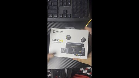 Unboxing Lark M2 wireless microphones