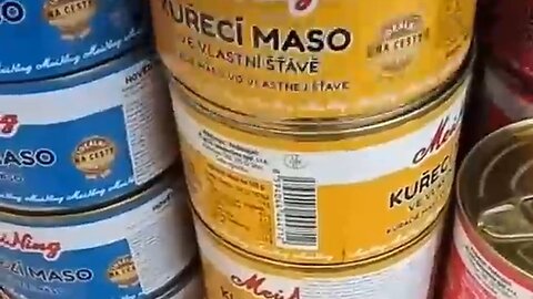Ukrajinec natočil, jak se v ukrajinském supermarketu prodává česká humanitární pomoc!