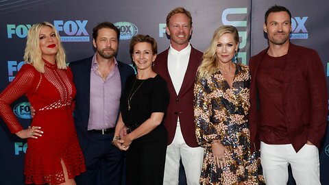 'Beverly Hills, 90210' Cast Preps Reboot Without Luke Perry