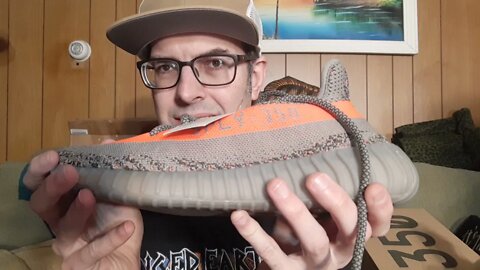 Unboxing and my initial thoughts on the adidas Yeezy Boost 350 V2 Beluga Reflective 2021 sneakers