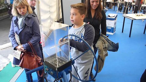 FilaMaker on Maker faire Rome 2015 big shredder in action.