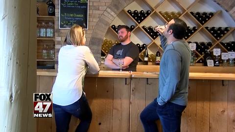 Warm weather brings visitors to Northern Michigan wineries