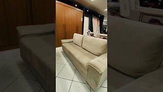 Deixe a sua sala de estar ainda mais elegante e confortável com o Sofá Orion 4 Lugares em Veludo!